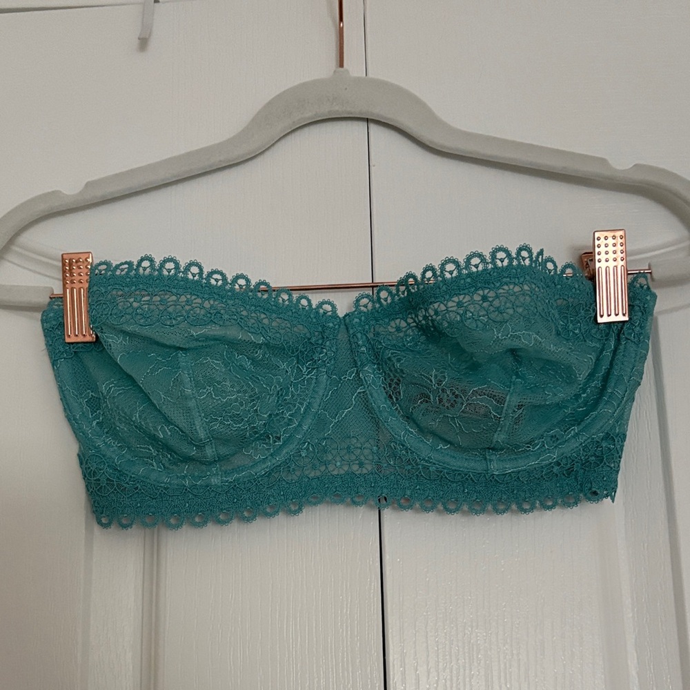 Victoria's Secret Teal Lace Bandeau Bra